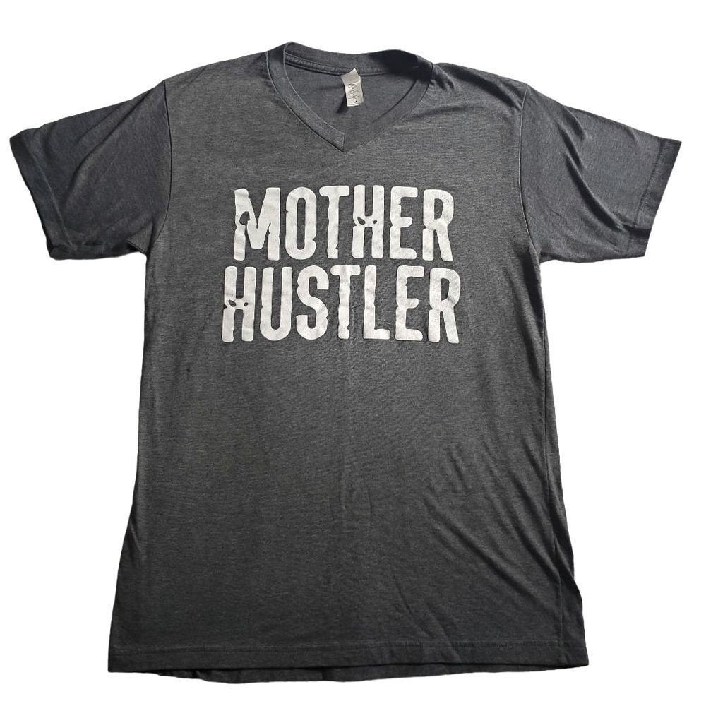 ✨️ Mother Hustler Gray V-neck Tee Women's Size Medium